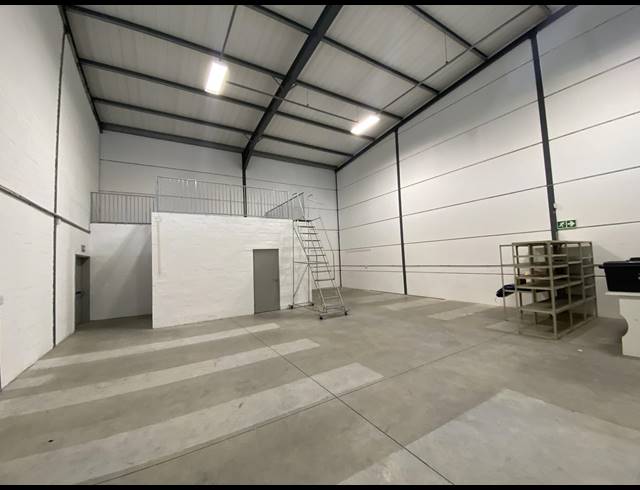 323M² WAREHOUSE TO LET IN BRACKENFELL INDUSTRIAL